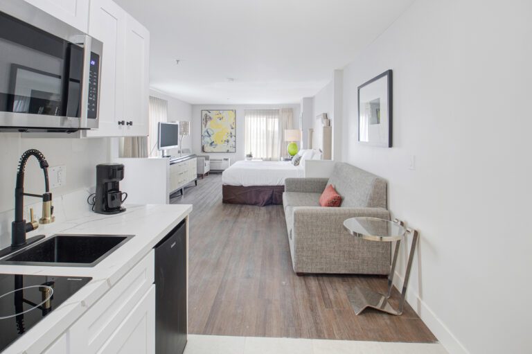 Two Double Beds Studio Suite - Elkotel