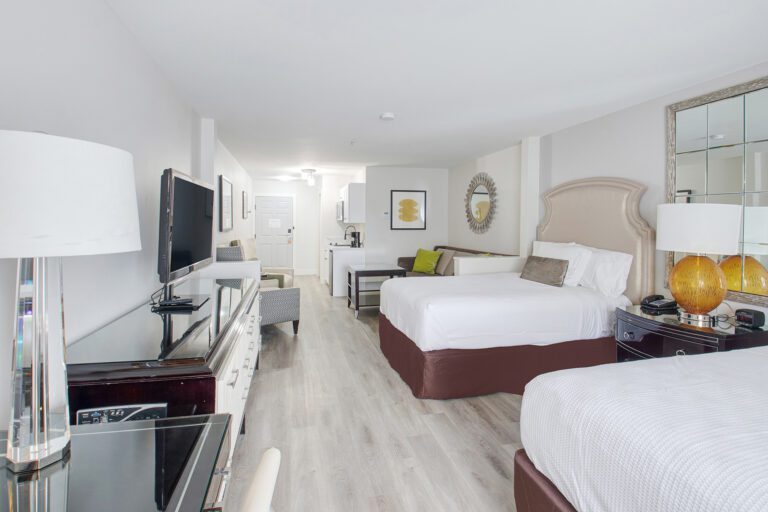 Two Double Beds Studio Suite - Elkotel