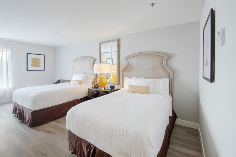 Two Double Beds - Elkotel