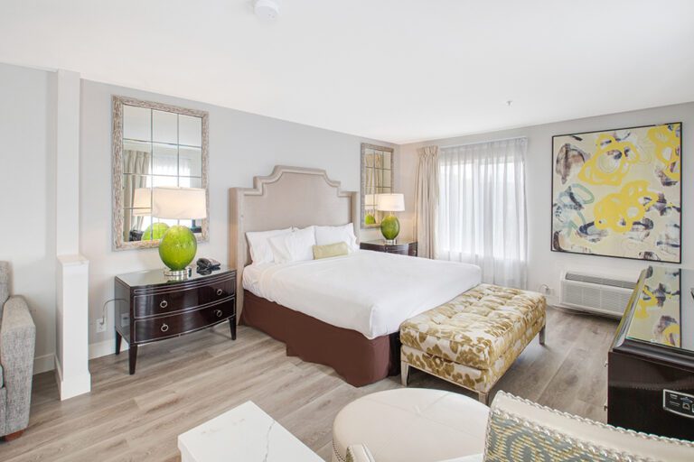 One Bedroom King Suite - Elkotel Nevada